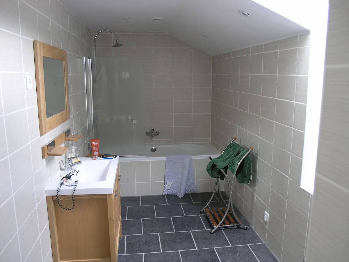 Gîte pour 15 personnes avec jardin in Saint-Georges-de-Reintembault, Fougères-Vitré