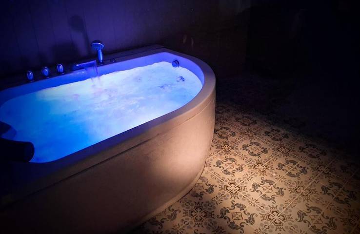 Gîte pour 4 personnes, avec Terrasse et Jacuzzi ainsi que Jardin et Vue à Poperinge - 2