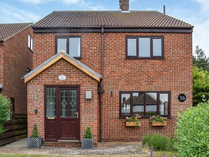 Cottage for 8 people, with garden, with pets in Runswick Bay