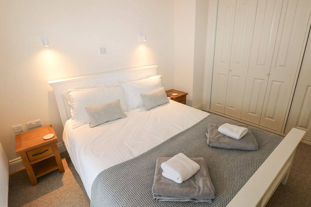 The Old Boathouse, pet friendly, with open fire in St Davids in Trefin, Pembrokeshire
