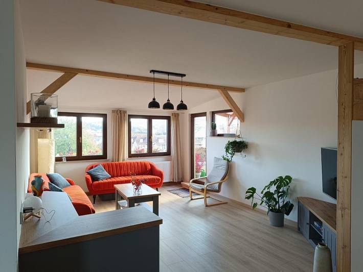 Ferienwohnung für 8 Personen, mit Balkon und Terrasse sowie Garten und Ausblick