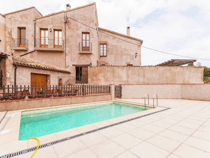 Casa de férias para 4 pessoas, com Jardim e Piscina em Bages