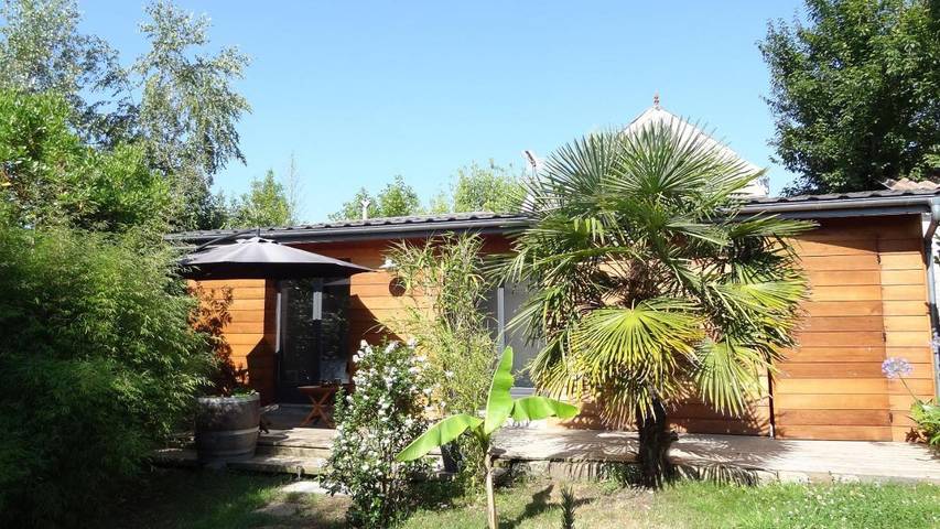 Location de vacances pour 3 personnes, avec vue et jardin à Mérignac - 2