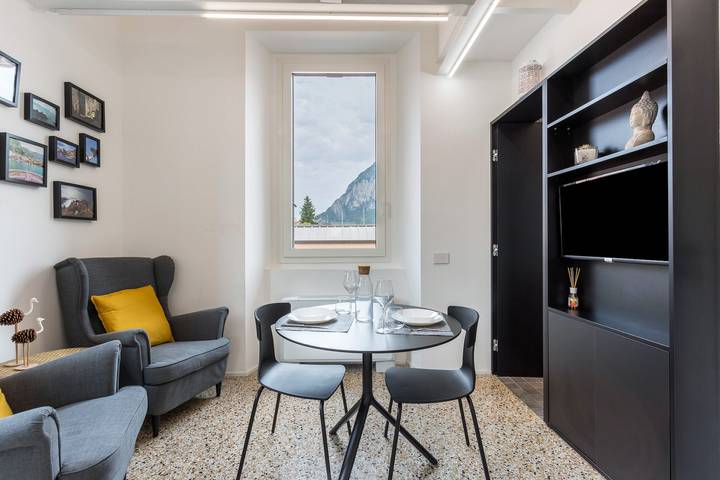 Apartamento entero, Apartamento "Varenna amorevole dimora in Lecco" con Aire acondicionado in Lecco, Alpes de Bérgamo Occidental
