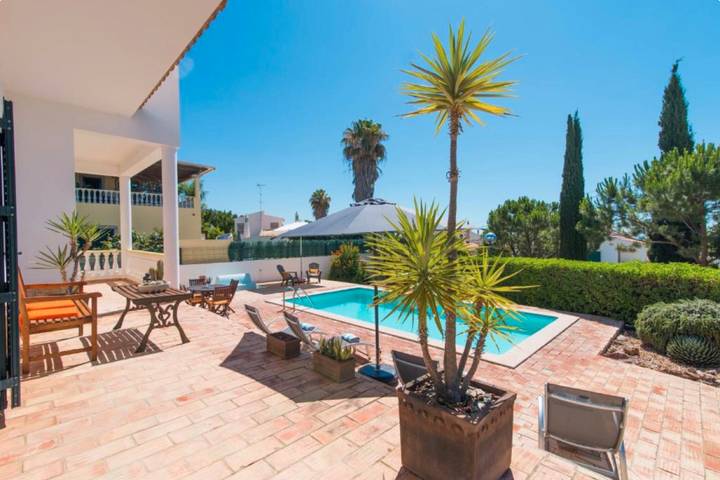 Villa for 8 people, with garden - 1