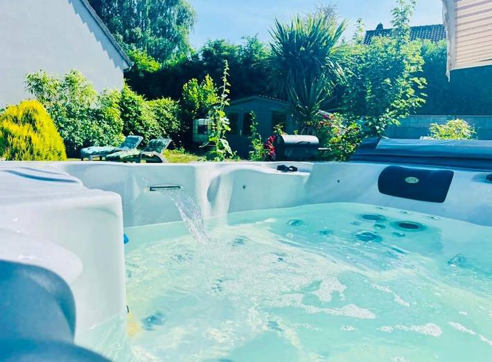 Casa de vacaciones para 6 personas, con terraza además de jardín y jacuzzi, Se admiten mascotas - 1