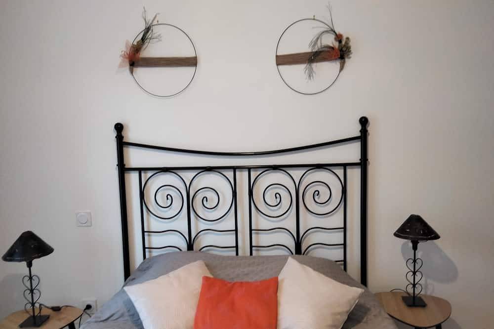 \"Bruyère du Canigou\", a new single-storey house, 60 m² facing the Canigou mountains in Vernet-les-Bains, Prades region