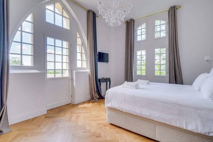 Gîte pour 8 personnes, avec jacuzzi et jardin ainsi que sauna et piscine à Puisseguin - 2