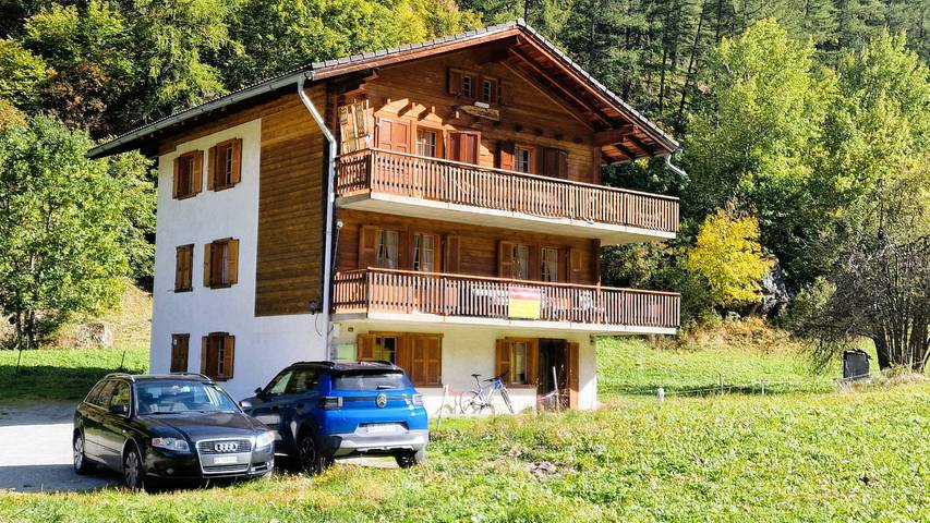 Gîte pour 6 personnes, avec balcon dans Les Haudères