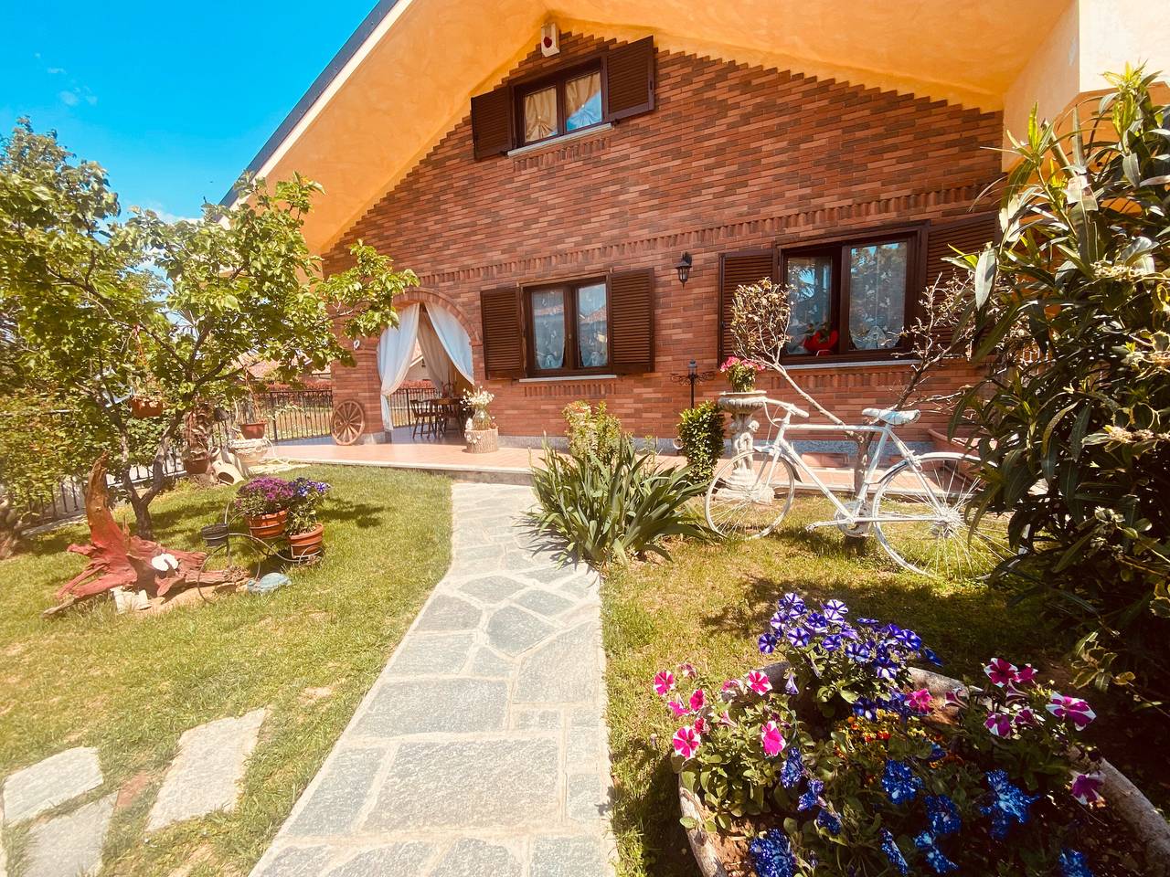 Boat for 6 people with garden in Pianezza, Turin Province