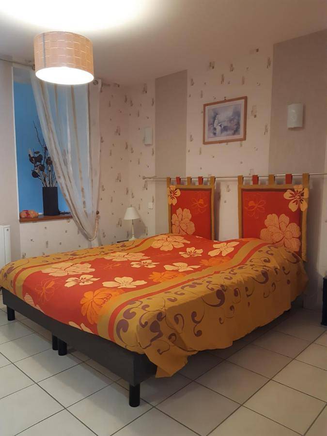 Gîte pour 4 personnes, avec Terrasse et Vue dans Val-Revermont