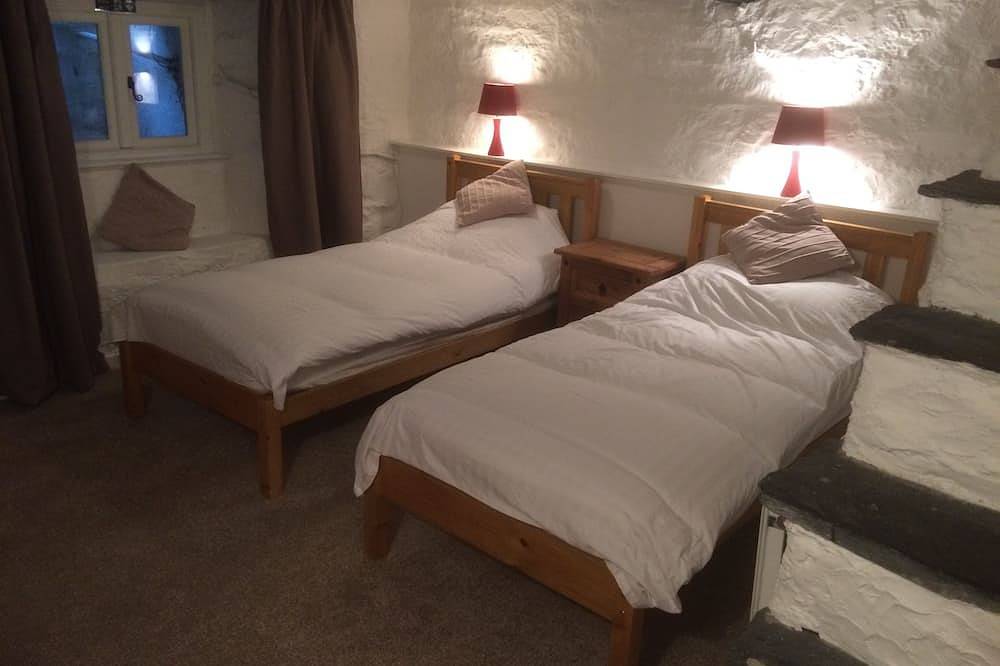 Windermere Zentrum. 3 Bedroom Grade 2 Listed Cottage mit einem Holzofen in Windermere, Lake District