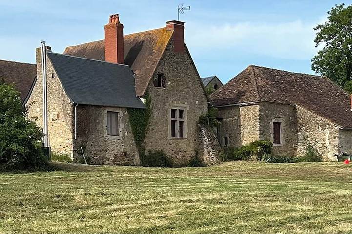 Location de vacances pour 7 personnes, avec Jardin à Brûlon
