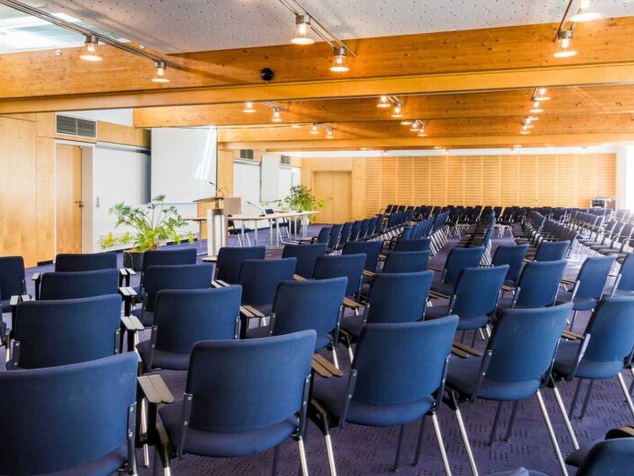 K6 Seminarhotel Gmbh - Doppelzimmer in Halberstadt, Magdeburger Börde