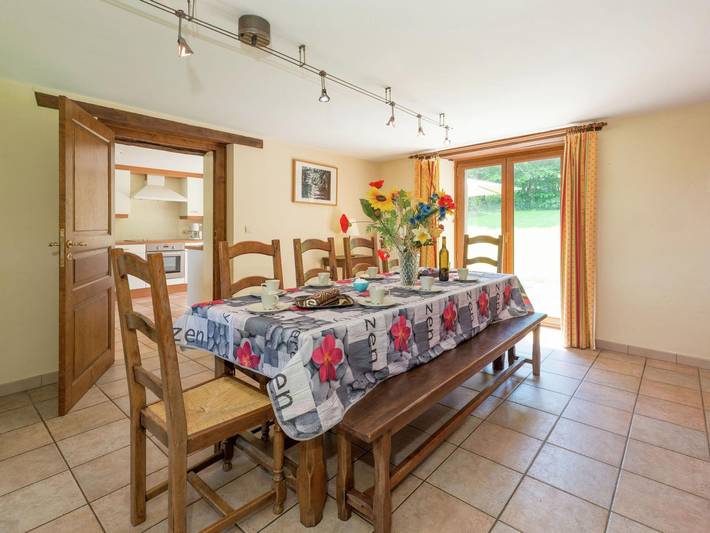 Ferienhaus für 9 Personen mit Terrasse in Lierneux, Lüttich und Umgebung