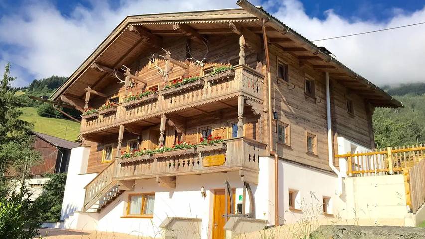 Ferienhaus für 12 Personen, mit Balkon und Sauna sowie Garten im Zillertal - 2