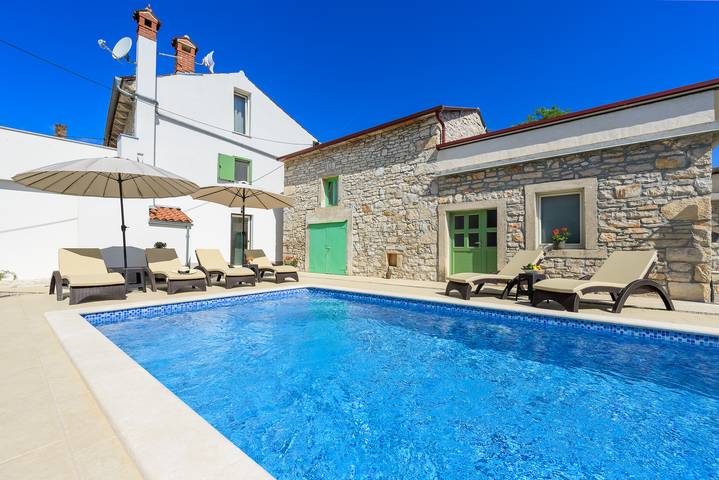 Villa für 6 Personen, mit Pool und Terrasse sowie Garten, mit Haustier - 1