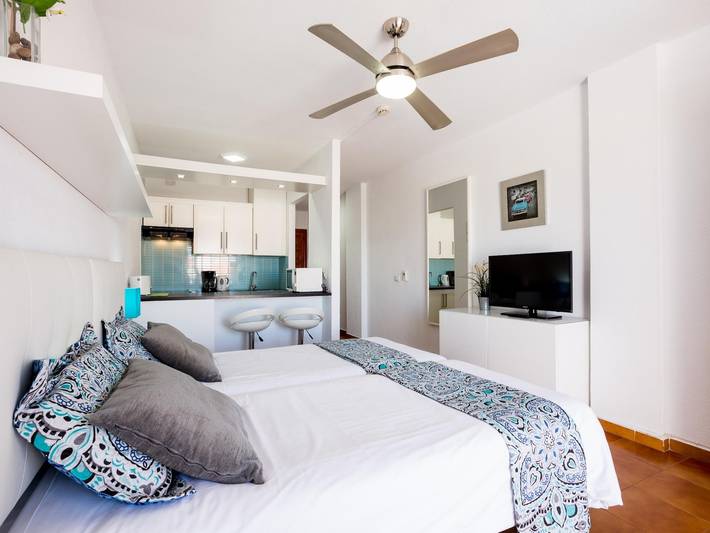 Gîte pour 2 personnes, avec balcon et piscine, adapté aux familles à Costa Adeje - 4