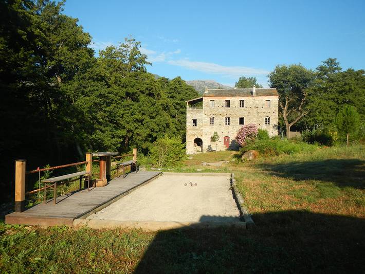 Gîte pour 9 personnes, avec jardin ainsi que piscine et balcon à San-Gavino-di-Tenda