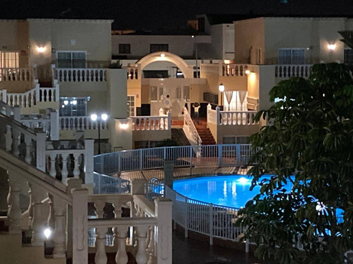 Apartment with Pool View in Caleta de Fuste, Antigua