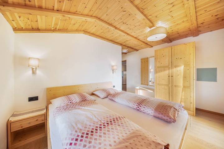 Ganze Wohnung, Ferienwohnung "Malgorerhof Sonja" mit Bergblick, Wlan & Gemeinschaftsgarten in Oberglaning, Jenesien