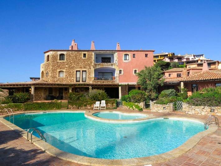 Apartamento de vacaciones para 7 personas, con jardín y piscina para niños además de piscina y vistas, Familias con niños - 1