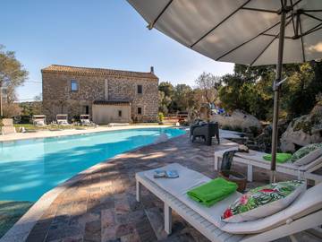 Gîte pour 8 personnes, avec jardin et terrasse, animaux acceptés à Sant'Antonio di Gallura