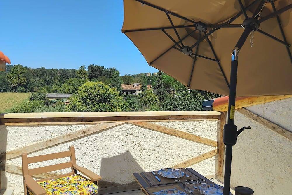 Ganze Wohnung, Oustal del Béal: Charming duplex with a terrace near the restaurants of Mirepoix in Mirepoix, Ariège