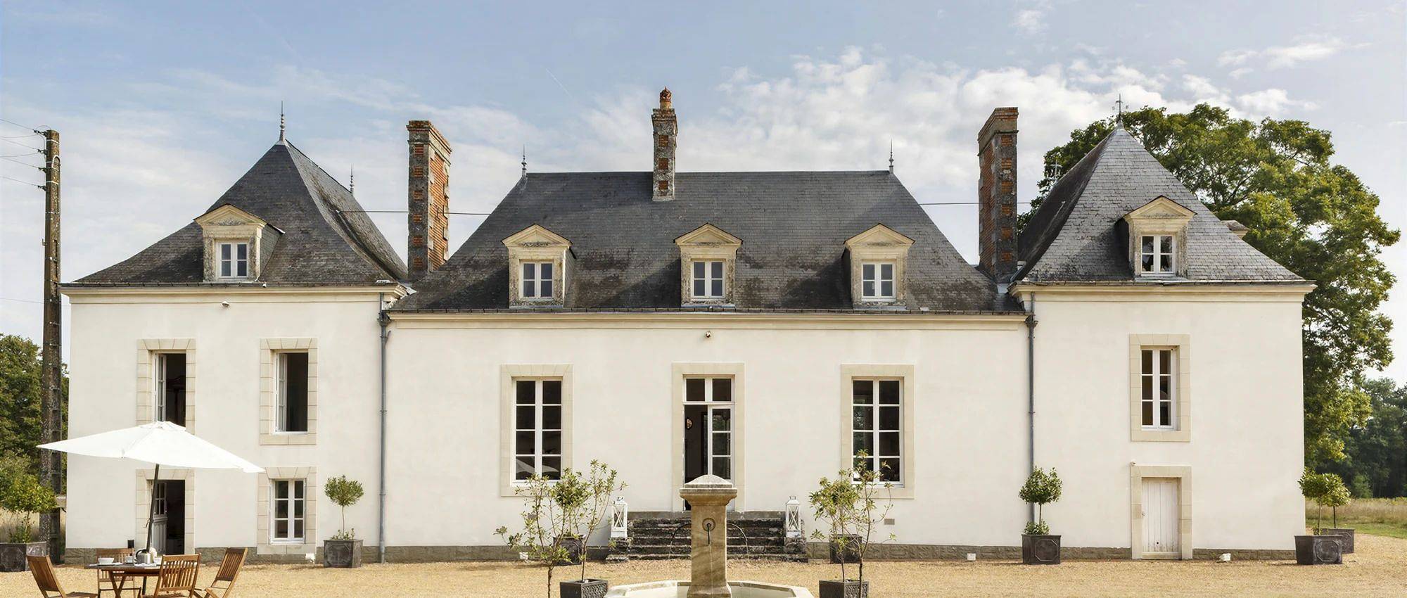 Château pour 15 personnes avec piscine in Saint-Jean-du-Bois, Sarthe