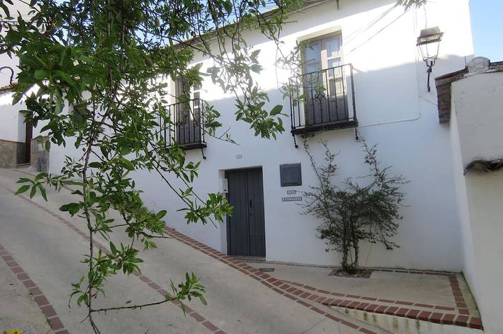 Villa for 6 people, with balcony and pool as well as garden - 1