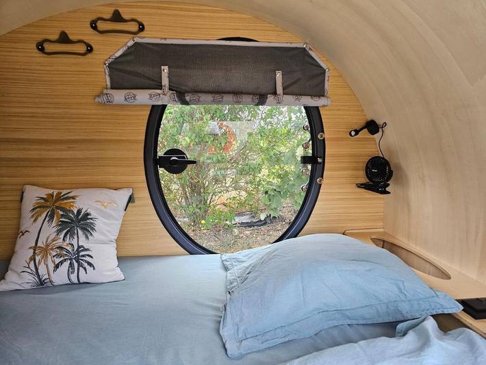 Camping pour 2 personnes, avec terrasse ainsi que piscine et jardin, animaux acceptés dans l' Aude - 3