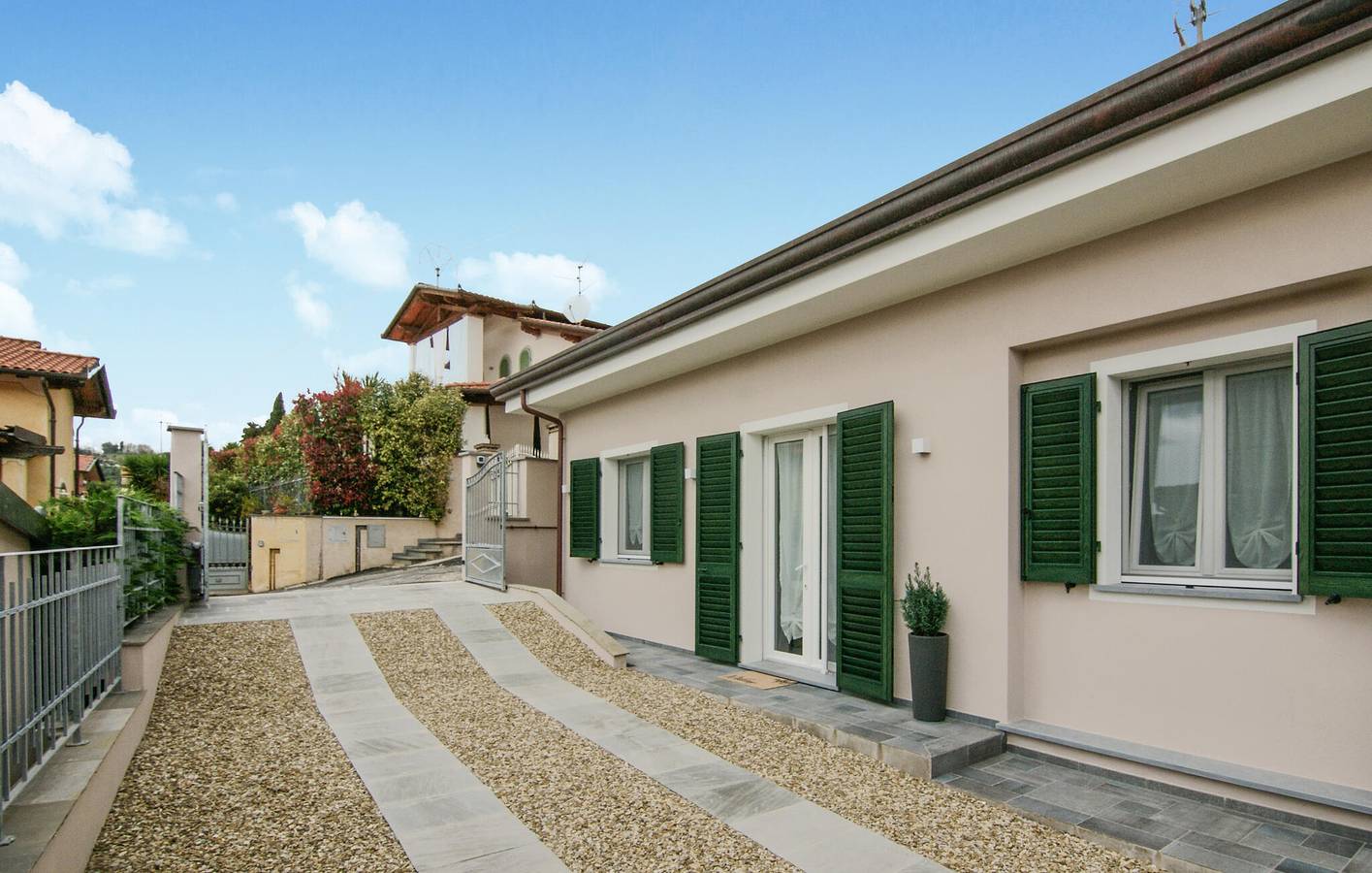 Seravezza Garten Apartment mit WiFi & Parkplatz in Seravezza, Italienische Riviera