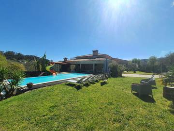 Casa rural para 14 personas, con jardín y vistas además de sauna y piscina, Se admiten mascotas en Región Norte (Portugal)
