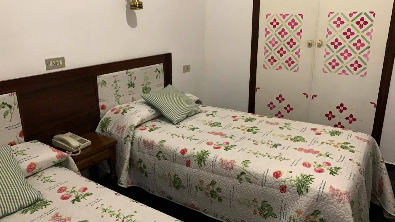 Hostal Restaurante Pirineos in Barbastro, Provincia de Huesca