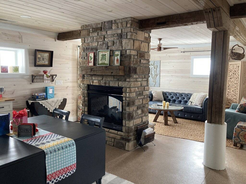 2A2J Barn pool Getaway 9 miles to Wec in Ohio