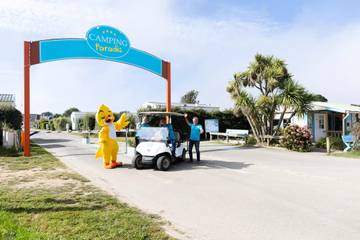 Mobil home pour 10 personnes, avec terrasse et sauna, animaux acceptés dans Plage Du Pouldu Santec