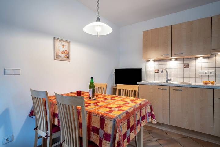 Appartamento intero, Appartamento 'Stettnerhof Ifinger' con vista montagne, terrazza e Wi-Fi in Foiana, Lana