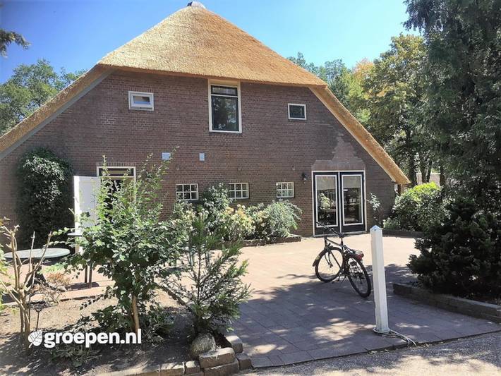 Villa voor 52 personen, met tuin en terras in Drenthe