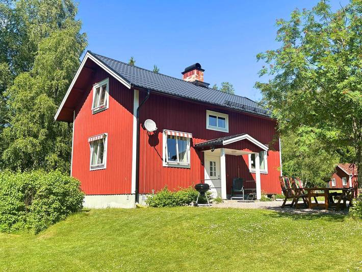 Ferienhaus für 4 Personen, mit Garten und Seeblick sowie Ausblick in Dalarna