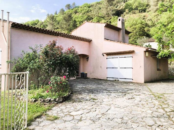 Location de vacances pour 6 personnes, avec vue et jardin à Belgentier - 3