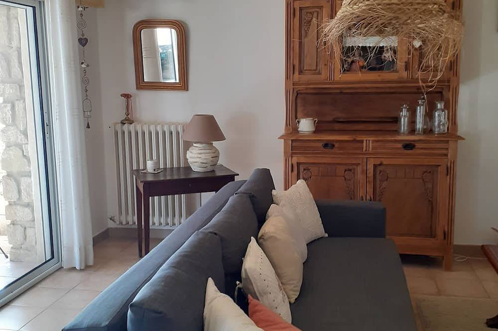 Apartamento entero, A 200 metros del corazón del pueblo, App 55 M² Wifi en Resid patio cerrado, tranquilo in Châteauneuf-de-Gadagne, Vaucluse