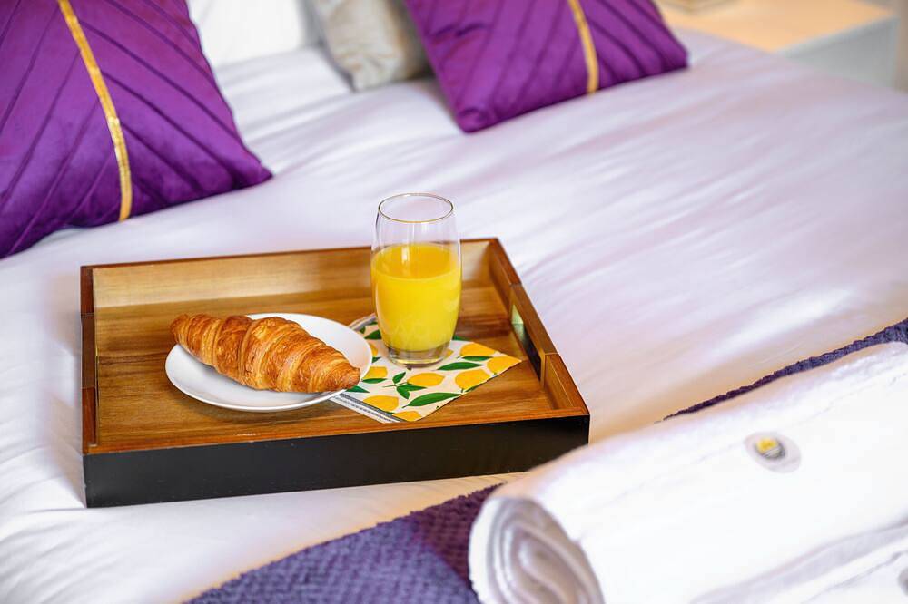 Bright & Cosy 3-bed Reddish Home near Manchester | Easy access to motorway in Stockport, Greater Manchester