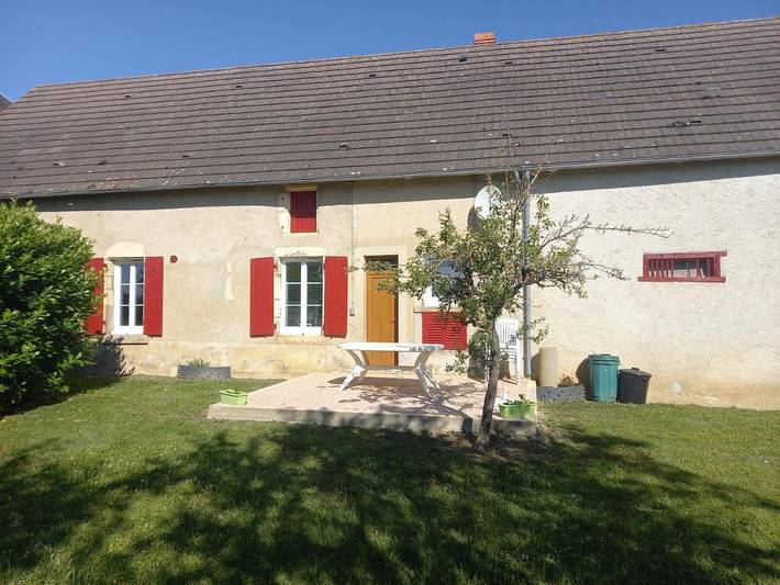 Gîte pour 5 personnes, avec vue et jardin à Saint-Marcel (Indre)