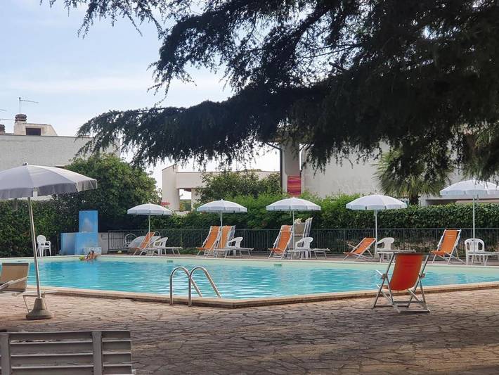 Casa vacanza per 4 persone, con Giardino e Piscina nonché Panorama a Montalto Marina