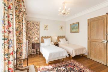 Vacation Rental for 4 Guests in Chatou, Yvelines, Picture 2