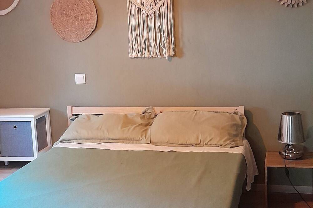 Appartement entier, A la campagne ,à 25min de Clermont-Fd ,appartement neuf avec jardin privé.. in Saint-Julien-de-Coppel, Parc Naturel Régional Livradois-Forez