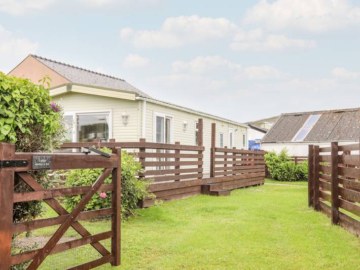 Caravan for 4 people, with Garden on the Isle of Anglesey