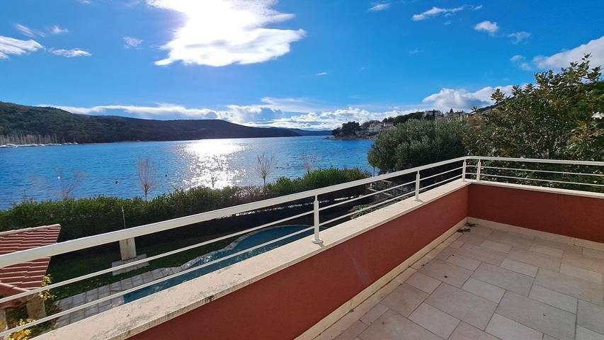 Villa pour 10 personnes, avec jardin et piscine ainsi que sauna et vue à Slano