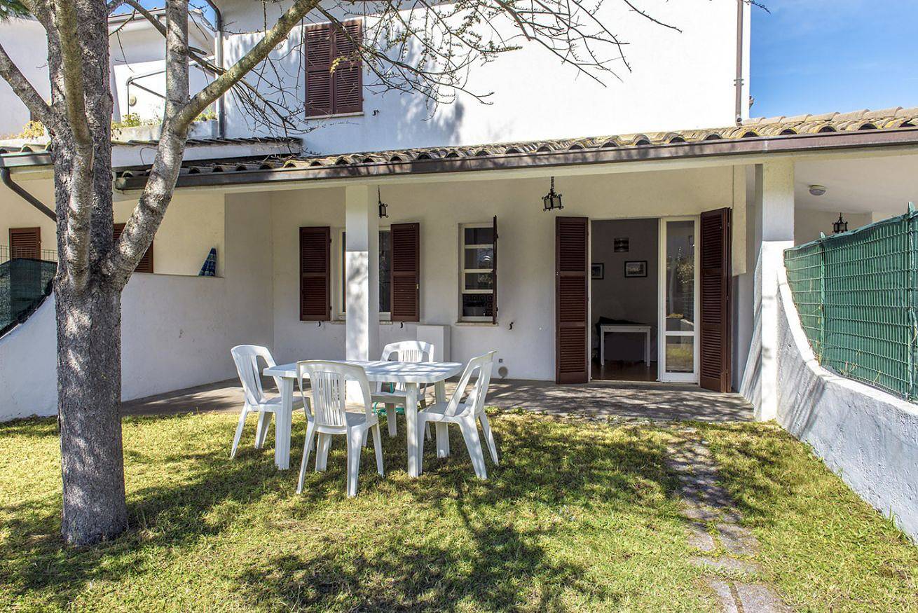 Ganze Wohnung, M050 - Marcelli, three-room apartment with garden 200 meters from the sea in Marcelli, Riviera del Conero