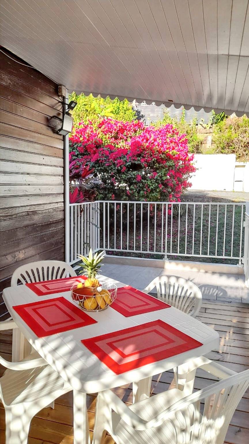 Charming bungalow in Bouillante with private terrace in Bouillante, Guadeloupe (Caribbean)